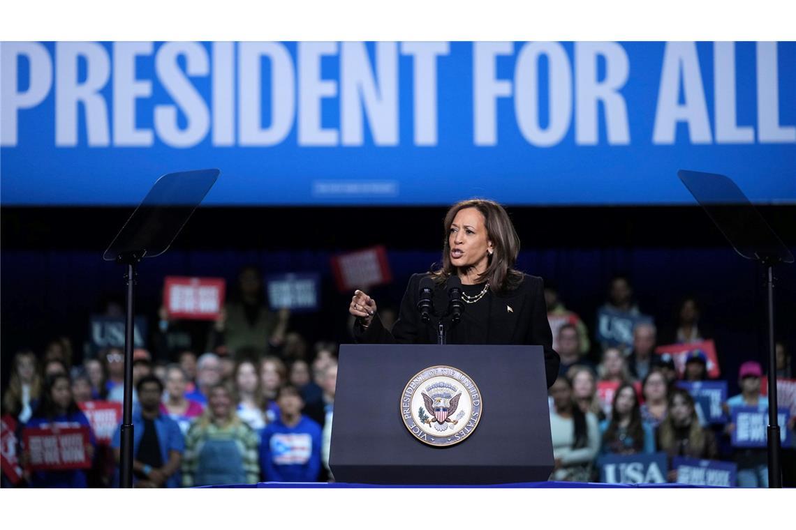 Der US-Wahlkampf um den Posten des US-Präsidenten geht in die Zielgerade. Kamala Harris tourt im Swing State Pennsylvania und bekommt Unterstützung von vielen Musikern.