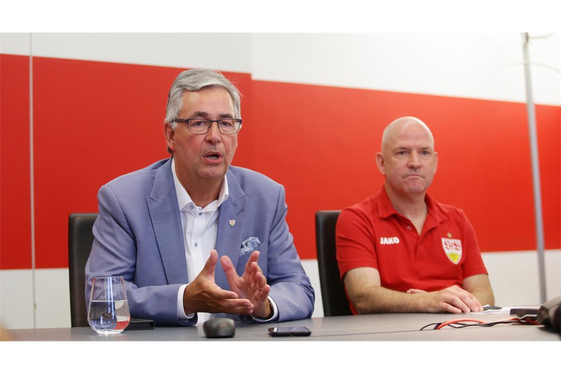 Der Vereinsbeiratsvorsitzende Rainer Weninger (rechts) hat sich mit seinem Gremium für Dietmar Allgaier als Interimspräsident entschieden. Der Vereinsbeiratsvorsitzende Rainer Weninger (rechts) hat sich mit seinem Gremium für Dietmar Allgaier als Interimspräsident entschieden.