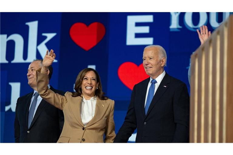 Der viertägige  Parteitag der Demokraten, die Democratic National Convention (DNC),  begann an diesem Montag mit einem Auftritt von Joe Biden und  Kamala Harris.