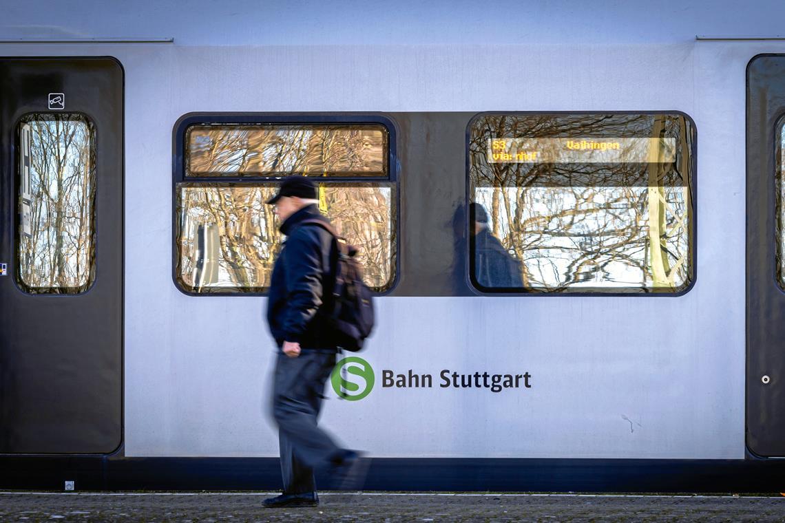 Der Vorfall ereignete sich in einer S-Bahn der Linie 4 in Richtung Stuttgart. Symbolfoto: Alexander Becher