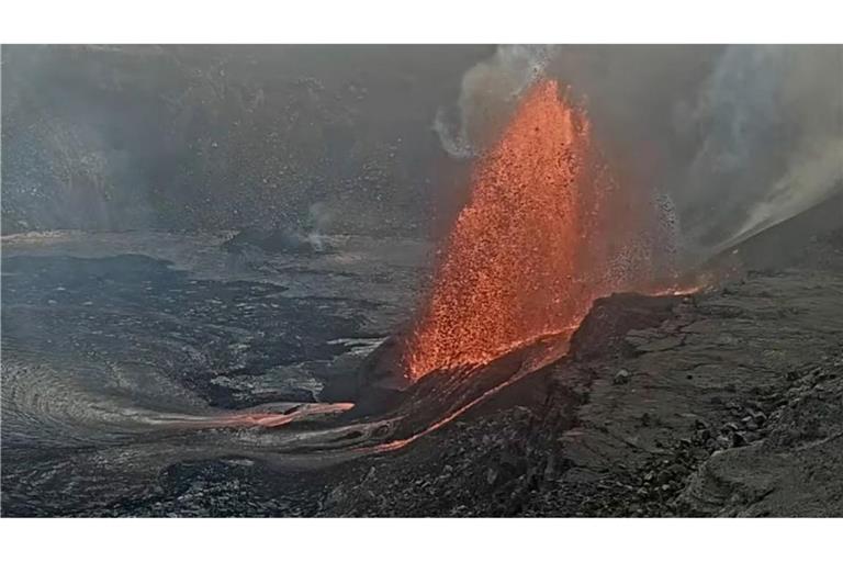 Der Vulkan Kilauea auf Hawaii spuckt erneut Lavafontänen.