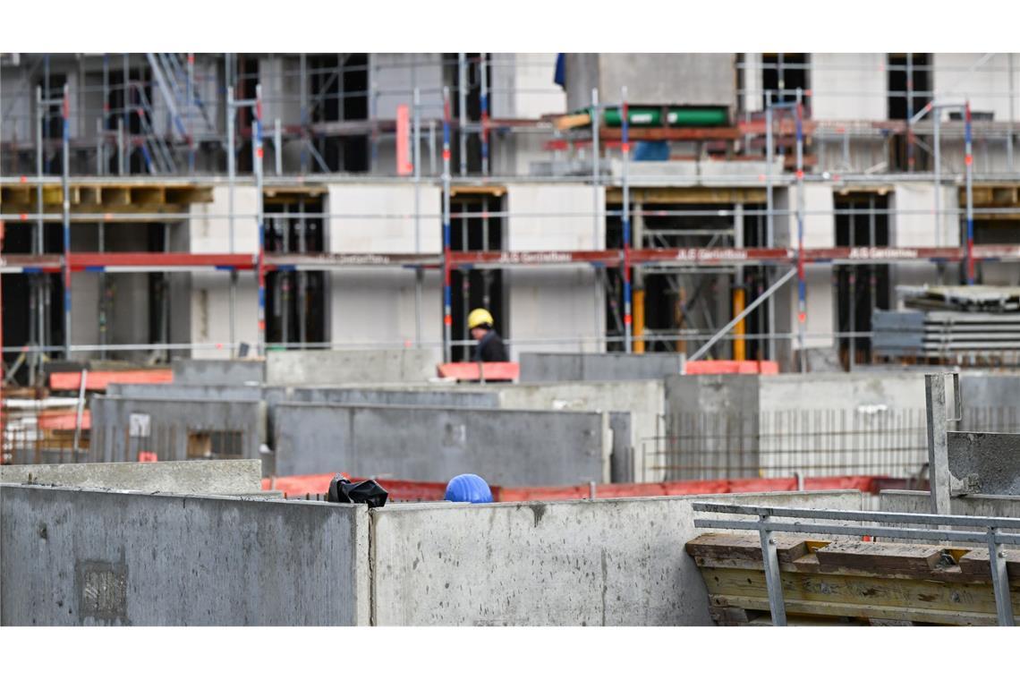 Der Wohnungsbau in Deutschland kommt seit Jahren nicht ausreichend voran. (Archivbild)