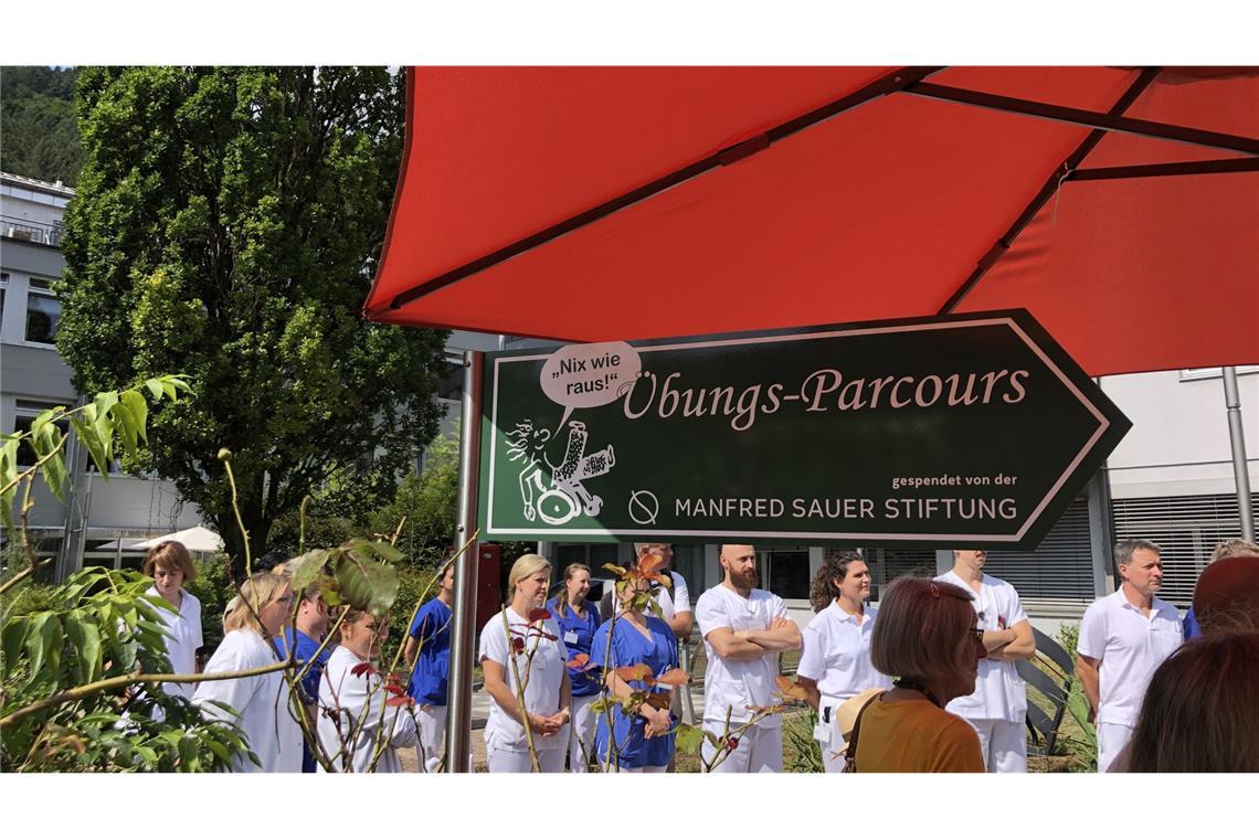 Deshalb stiftet er mehrere Übungs-Parcours in Deutschland. Ganz unter dem Motto: „Nix wie raus!“