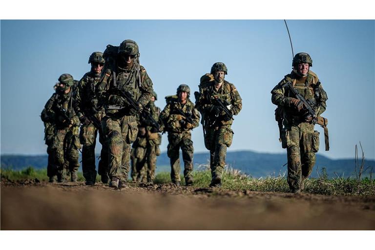 Deutschland soll seine militärischen Fähigkeiten in den kommenden Jahren nach dem jüngsten Stand der Aufrüstungspläne der Nato deutlich ausbauen. (Archivbild)