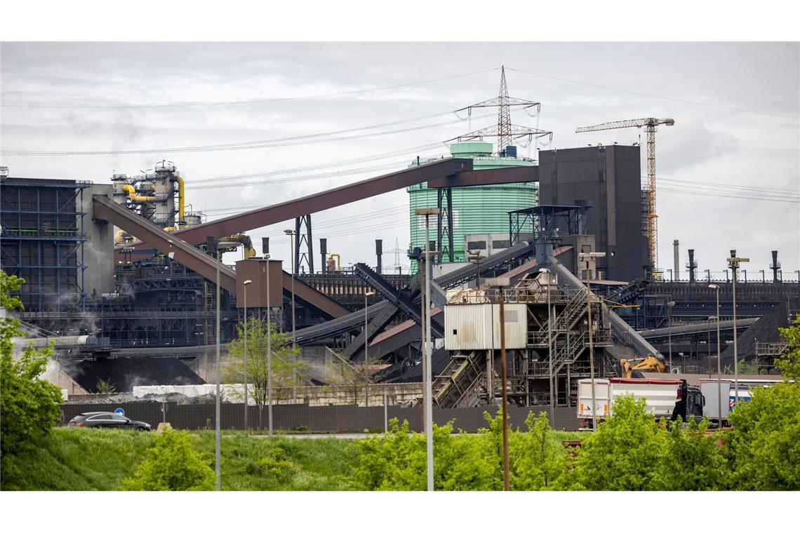 Deutschlands größter Stahlerzeuger Thyssenkrupp Steel steht vor einem Umbau. Betroffen sein könnte auch der Duisburger Stahlhersteller HKM.