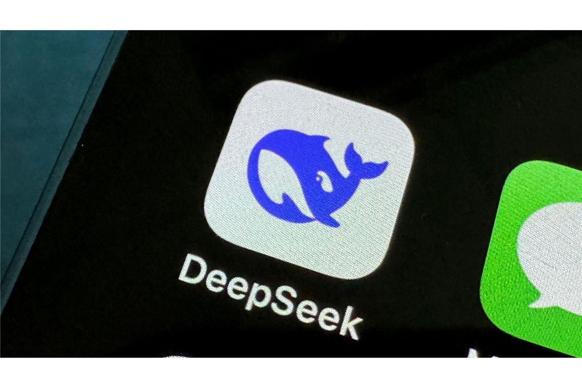 Die App DeepSeek stürmt die App-Charts und verunsichert damit die Tech-Aktion-Anleger.