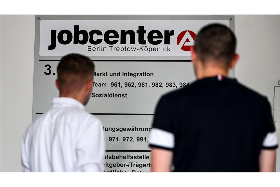 Die Arbeitssuche ist für junge Leute in bestimmten Ländern besonders schwierig. (Archivbild)