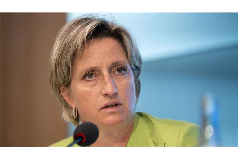 Die Automobilindustrie stehe vor der größten Herausforderung in ihrer Geschichte, sagt Baden-Württembergs Wirtschaftsministerin Nicole Hoffmeister-Kraut (CDU). (Archivbild)