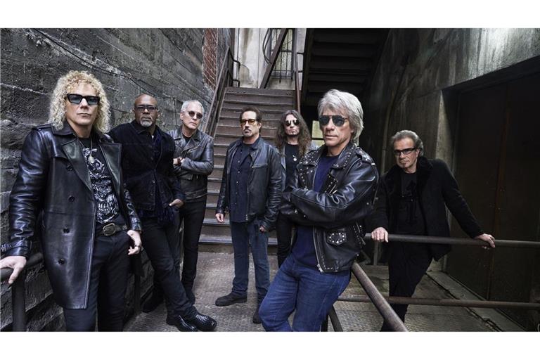 Die Band Bon Jovi: David Bryan (l), Everett Bradley, Hugh McDonald, John Shanks, Phil X, Jon Bon Jovi und Tico Torres.