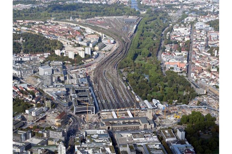 Die Baustelle Stuttgart 21, aufgenommen aus der Luft (Flugzeug). Foto: Bernd Weissbrod/dpa/Archivbild