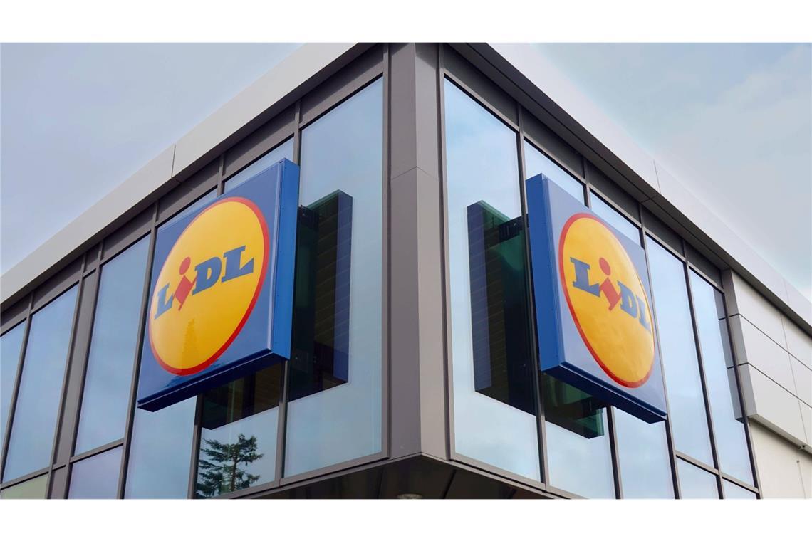 Die betroffenen Schokobrezeln liegen bei Lidl in den Regalen.