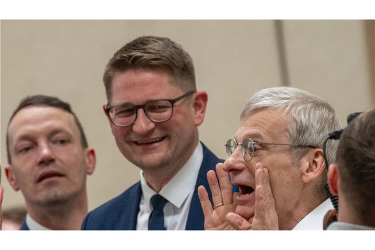 Die Brandenburger AfD-Spitze, Landeschef René Springer in der Mitte, rechts daneben Spitzenkandidat Hans-Christoph Berndt