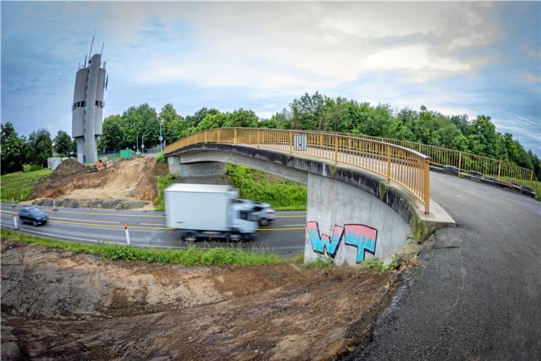 Die Brücke am Wasserturm wird abgerissen und durch einen Neubau ersetzt. Dafür muss die Bundesstraße voll gesperrt werden. Archivfoto: Alexander Becher