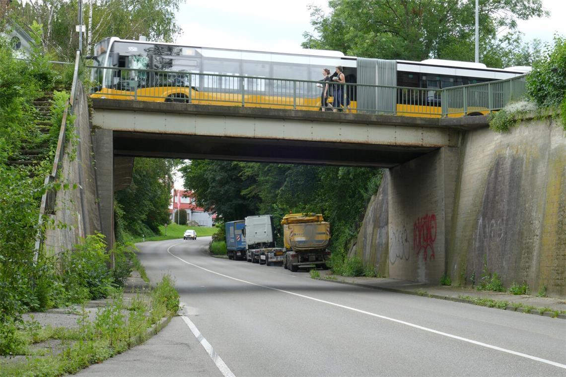 Die Brücke über die Mittlere Filderstraße wird durch einen Neubau ersetzt.