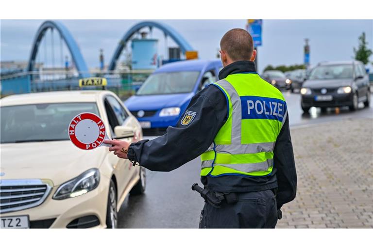 Die Bundesregierung sieht die Grenzkontrollen als wirksames Mittel im Kampf gegen Migration.