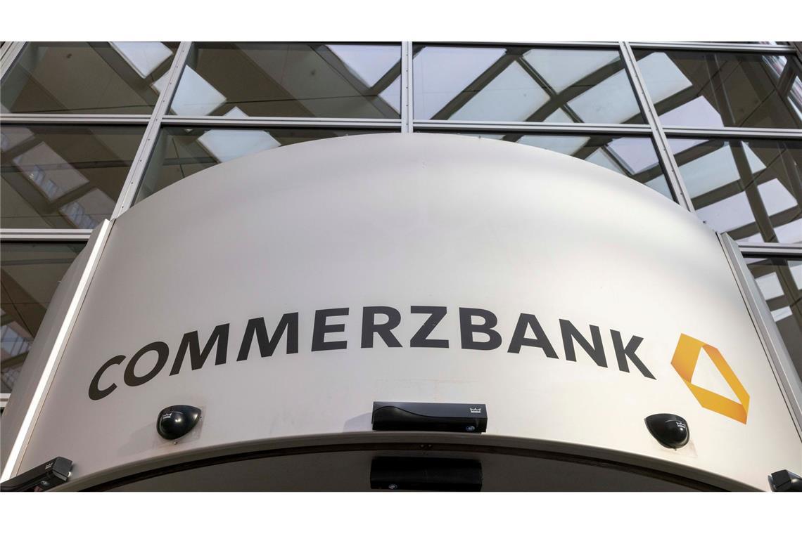 Die Commerzbank sträubt sich weiter gegen eine Übernahme. Doch Kontakt zur italienischen Unicredit gibt es.