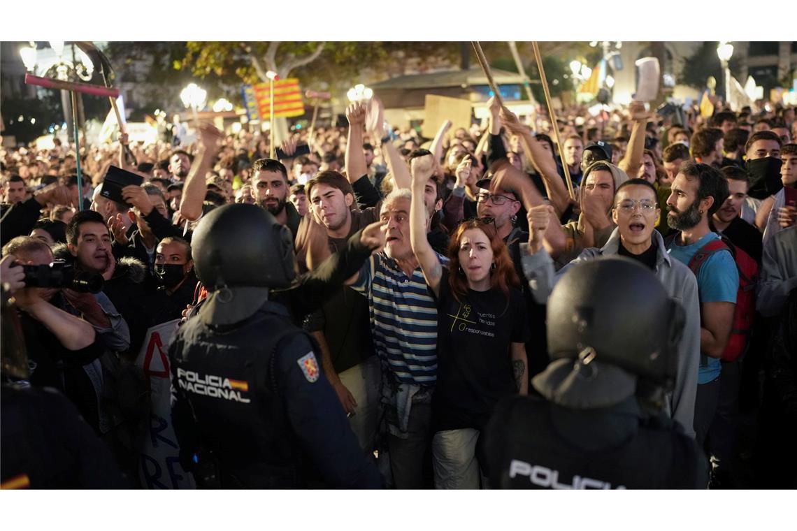 Die Demonstranten in Valencia skandierten unter anderem "Mörder, Mörder".