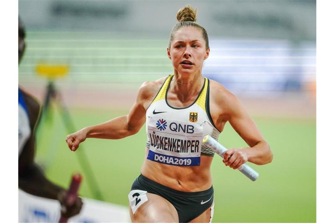 Klosterhalfen Holt Wm Bronze Mihambo Fliegt Ins Finale