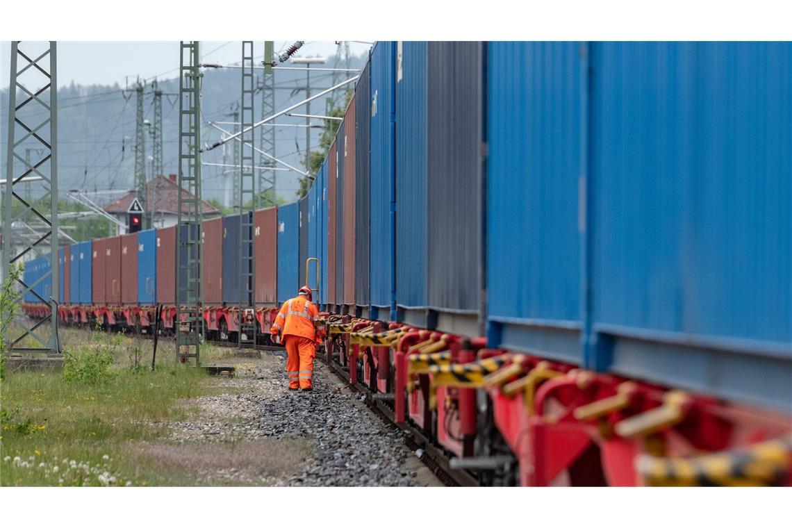 Die Deutsche Bahn dominiert den Schienen-Güterverkehr mit Einzelwaggons. (Archivbild)