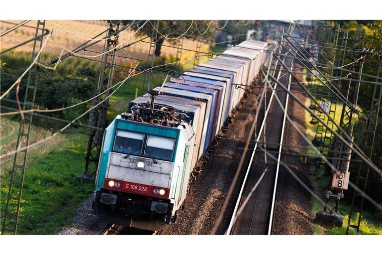 Die Deutsche Bahn eröffnet im neuen Jahr einen Abschnitt in Südbaden für den Ausbau der Rheintalbahn. (Symbolbild)