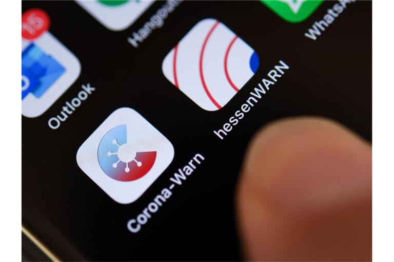Die deutsche Corona-Warn-App wird mit anderen europäischen Apps kompatibel. Foto: Arne Dedert/dpa