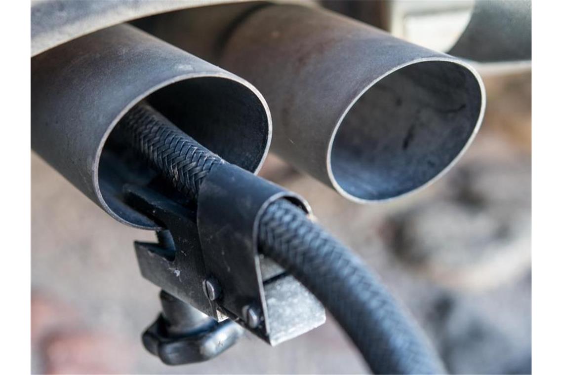 Umwelthilfe beklagt hohe Abgase bei Diesel-Pkw Die Deutsche Umwelthilfe wirft Bundesverkehrsminister Andreas Scheuer (CSU) vor, zu wenig gegen zu hohen Schadstoffausstoß bei Diesel-Fahrzeugen zu unternehmen. Foto: Patrick Pleul/ZB/dpa
