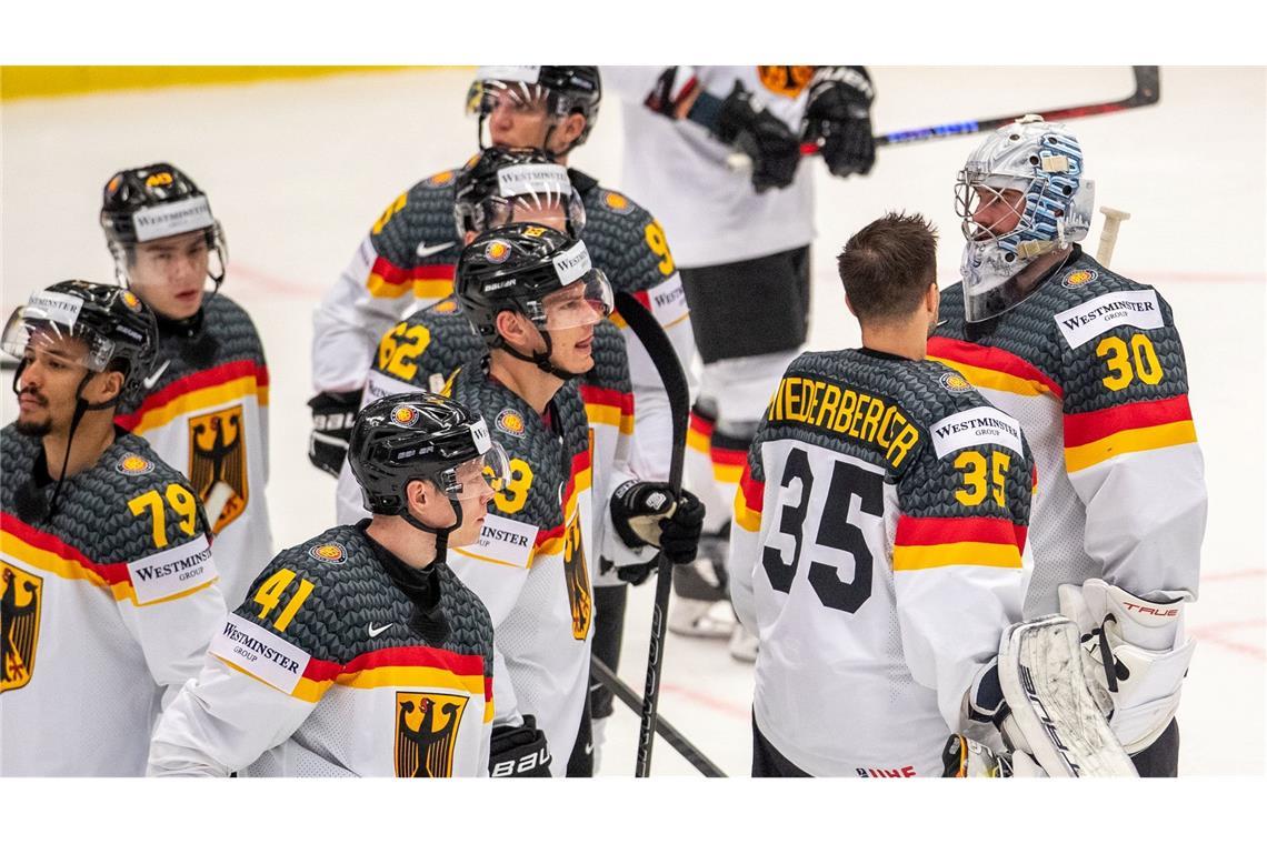 Die deutschen Eishockey-Spieler wollen den Kopf nicht hängen lassen und es nächstes Jahr wieder versuchen.