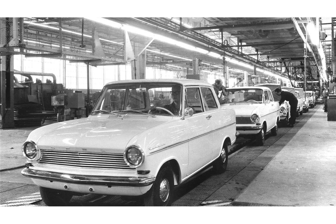 Die Endfertigung des Opel Kadett Modell A: Opel blickt auf 125 Jahre Fahrzeugbau voller gewaltiger Umbrüche zurück.