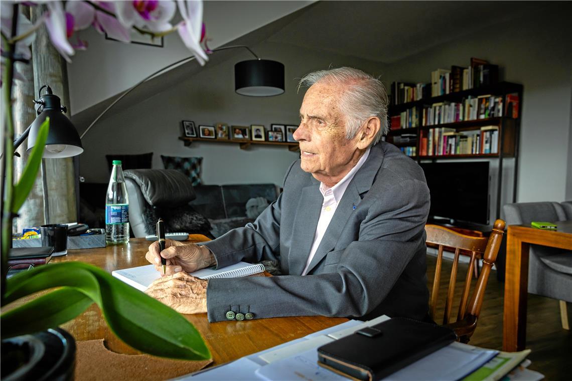 Die Energie lässt langsam nach, die Planung seines Abschiedsabends ist deshalb Robert Antretters letztes großes Projekt. Danach möchte sich der 85-Jährige stärker aufs Private konzentrieren. Foto: Alexander Becher