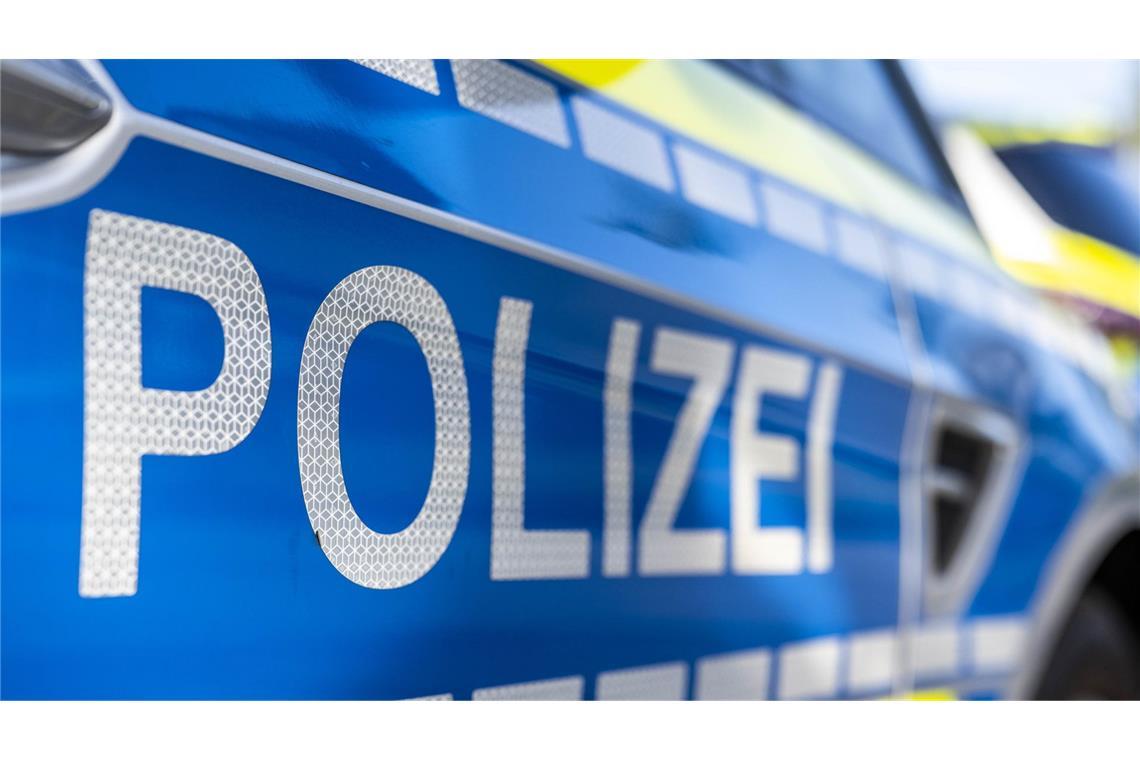 Die Ermittlungen der Polizei laufen weiter. (Symbolbild)