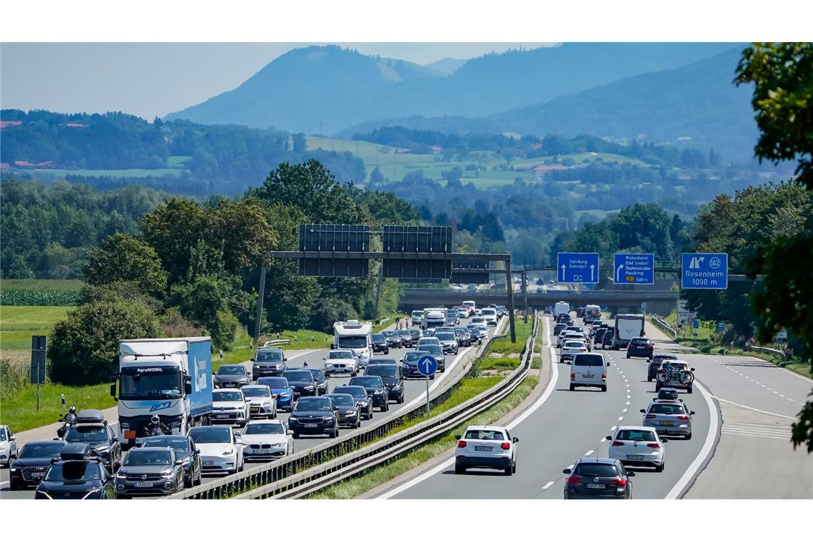 Die erste große Reisewelle prägte die Straßen Deutschland am Wochenende. Vielerorts staute es sich.