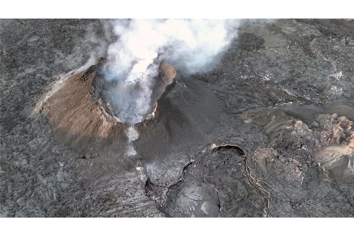 Die Eruption begann am frühen Nachmittag nördlich von Grindavik, einer Küstenstadt mit 3.800 Einwohnern.