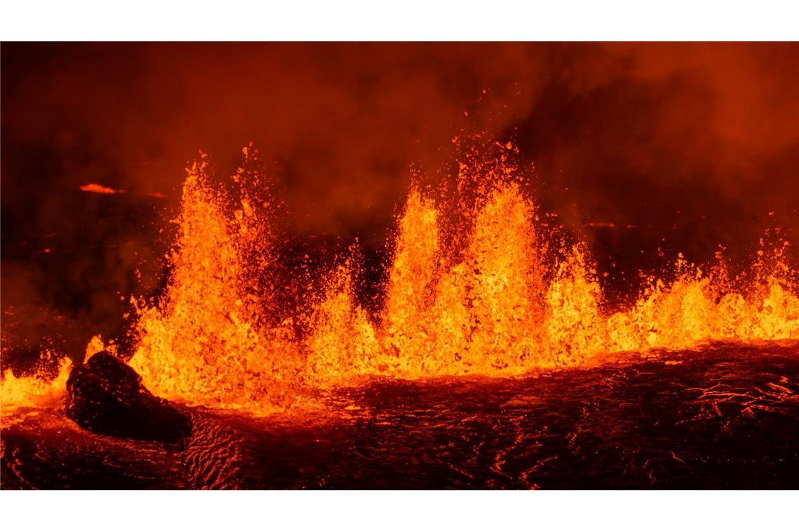 Die Eruption begann in der Nacht.