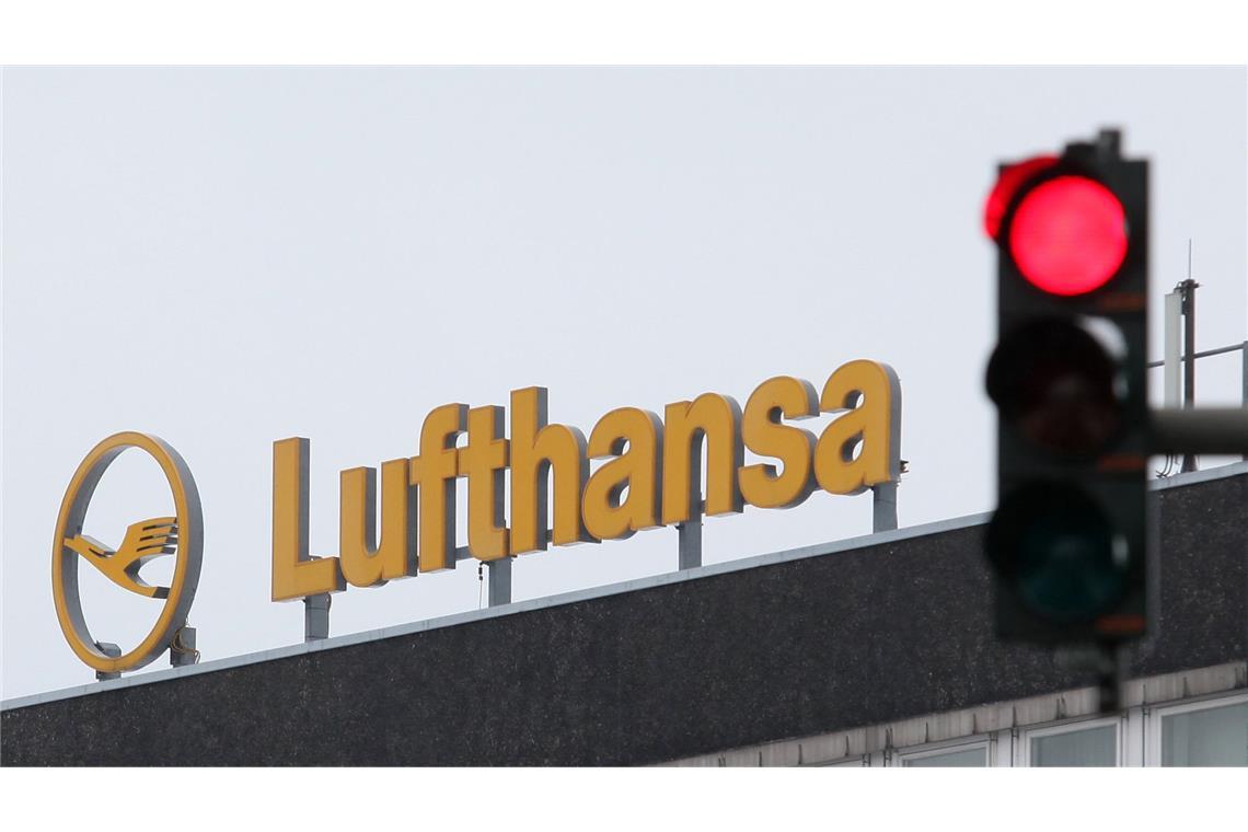 Die EU-Kommission leitet eine Untersuchung zu den milliardenschweren Staatshilfen für die Lufthansa während der Corona-Pandemie ein.