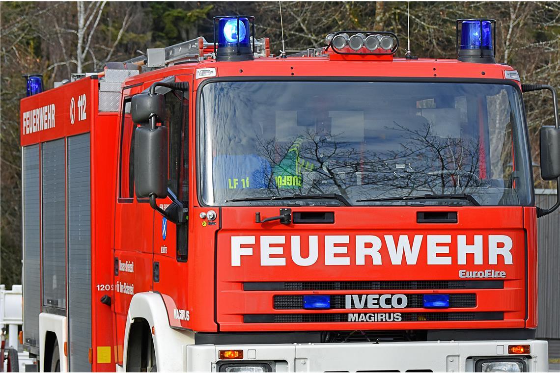 Die Feuerwehr hat den Brand gelöscht. Symbolbild: Tobias Sellmaier 