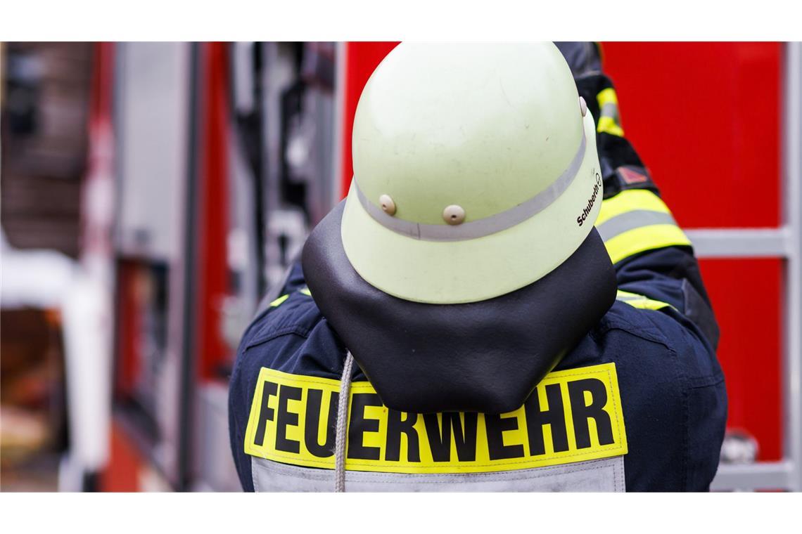 Die Feuerwehr in Hannover ist zu einem größeren Einsatz beim Autozulieferer und Reifenhersteller Continental ausgerückt. (Symbolbild)