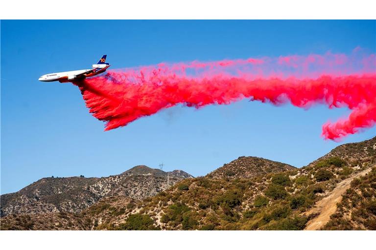 Die Feuerwehr in Kalifornien macht Fortschritte bei der Brandbekämpfung.