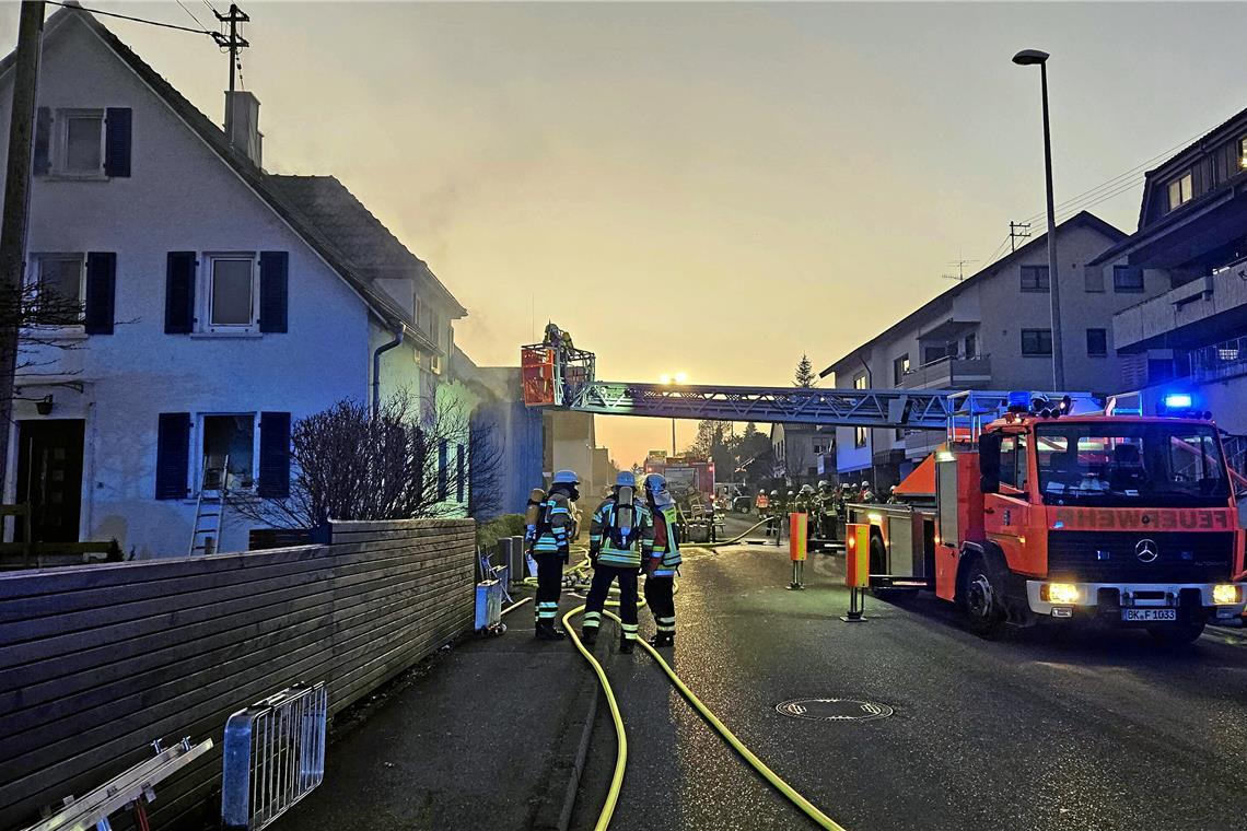 Die Feuerwehr war in großer Zahl vor Ort. Foto: 7aktuell.de/Kevin Lermer