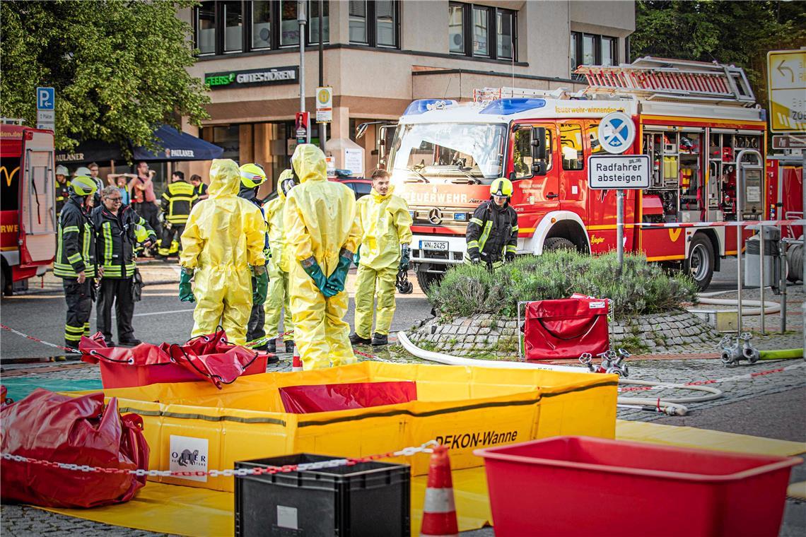 Die Feuerwehren aus Weinstadt, Backnang und Winnenden waren mit einem Großaufgebot im Einsatz. Foto: 7aktuell.de/Simon Adomat