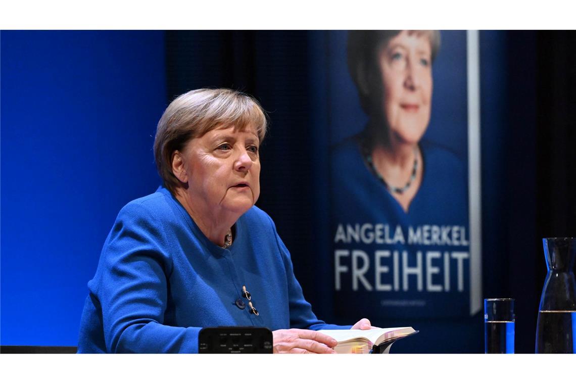 Die frühere Bundeskanzlerin Angela Merkel bei einer Veranstaltung für ihr Buch in Stralsund. (Archivfoto)