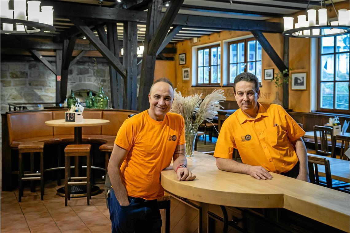 Die Gebrüder Gianluigi (links) und Domenico Marchese sind die neuen Betreiber im ehemaligen Brauhaus in Sulzbach. Foto: Alexander Becher