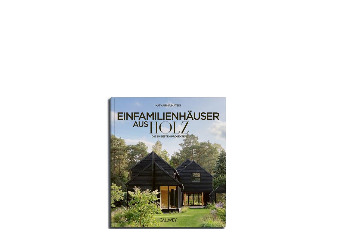 Die  gezeigten Bilder sind aus dem inspirierenden Buch „Einfamilienhäuser aus Holz“, Callwey Verlag. Das Titelbild zeigt ein Wohnhaus aus dem Entwurf von Thomas Kröger Architekten aus Berlin. Das Dreigenerationenhaus für fünf Personen (230 Quadratmeter Wohnfläche) befindet sich  am Lubowsee, rund 20 Kilometer nördlich von Berlin.