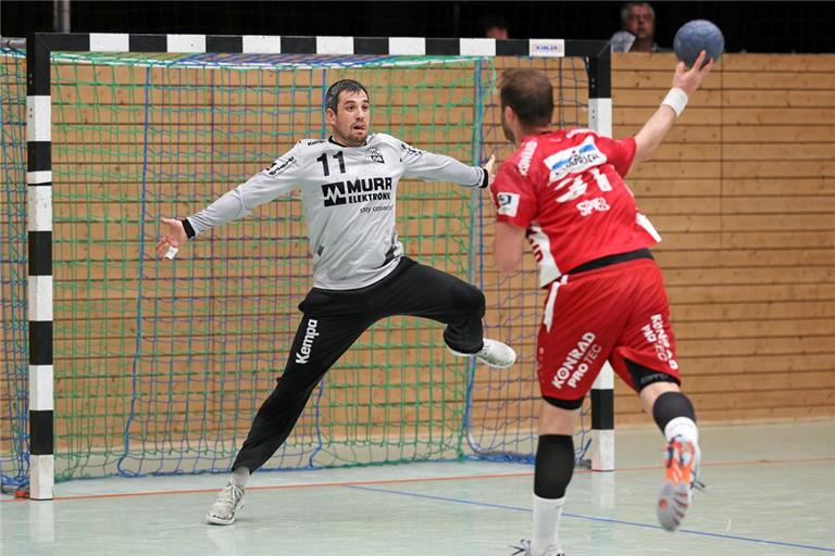 Die HCOB-Keeper Levin Stasch (im Bild) und Janis Boieck sind Kollegen, Konkurrenten und Nachbarn. Foto: Alexander Becher