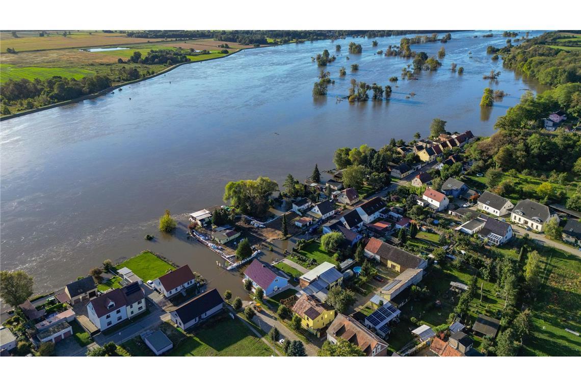 Die historische Altstadt des kleinen Ortes Lebus im Landkreis Märkisch-Oderland befindet sich direkt am Hochwasser führenden Fluss Oder.