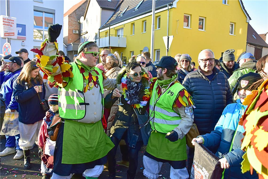 Die Hohenacker Waldhexen sorgen für gute Laune im Publikum. Faschingsverein Burg...