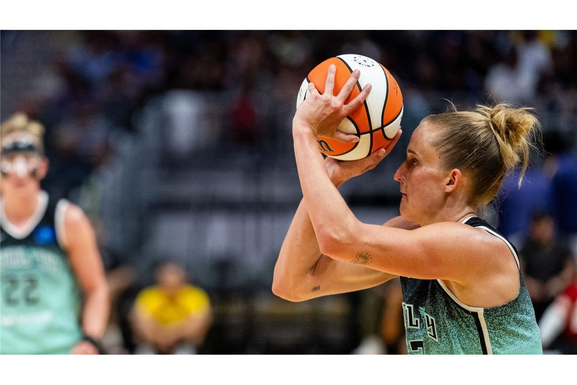 Die in der Defensive starke Leonie Fiebich ist auch als Dreier-Schützin gefährlich.