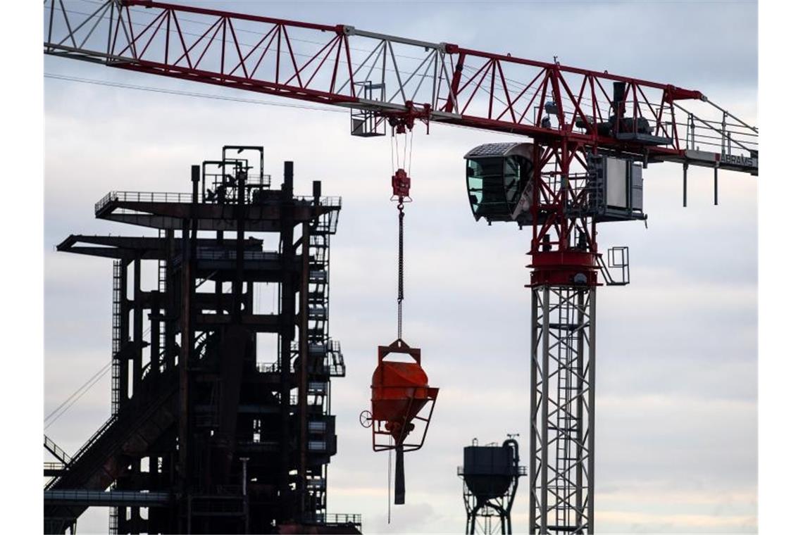 Geht der Industrie nach der Aufholjagd der Schwung aus? Die Industrie im engeren Sinne, also ohne Bergbau und Baugewerbe, legte im Vergleich zum November um 0,9 Prozent zu. Foto: Bernd Thissen/dpa
