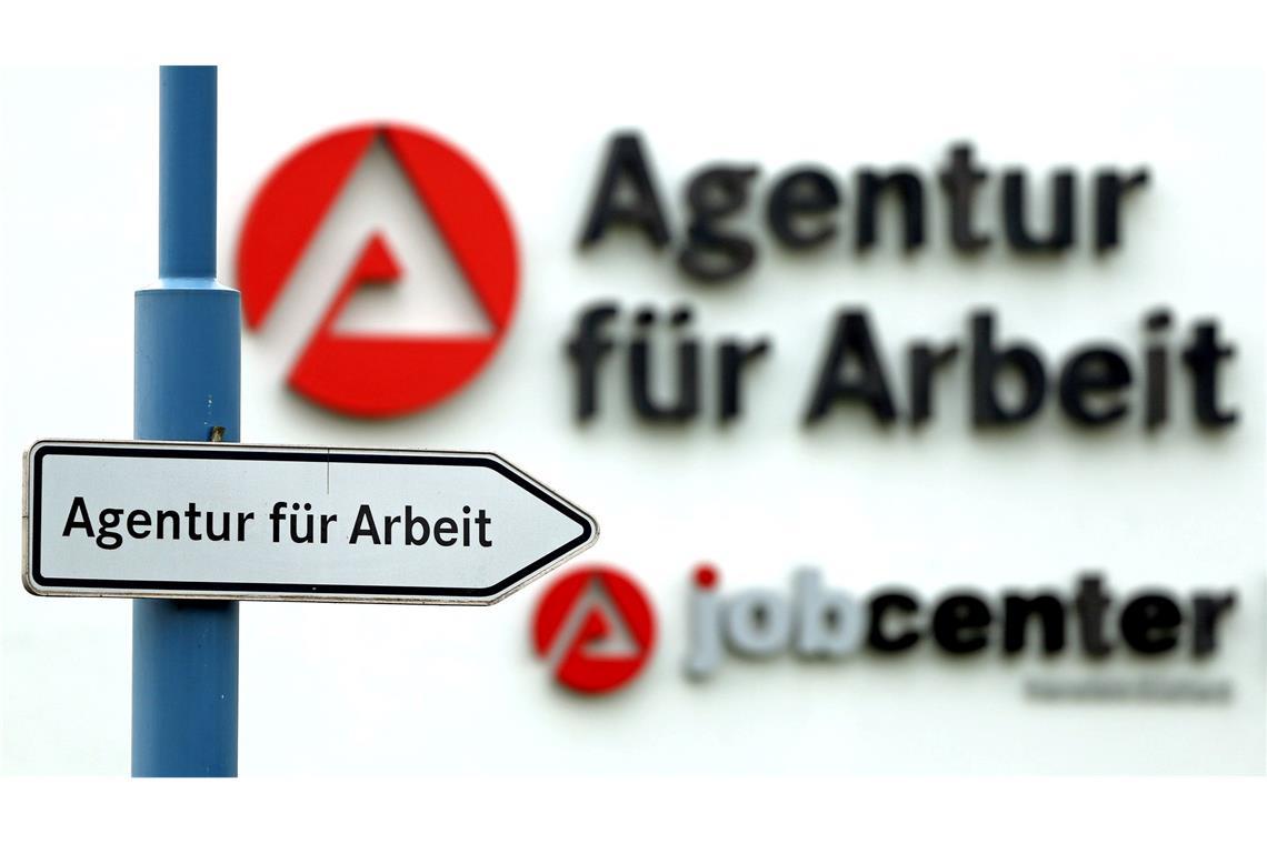 Die Jobcenter sollen härter vorgehen, wenn Bürgergeld-Empfänger etwa regelmäßig Termine nicht wahrnehmen. (Archivbild)