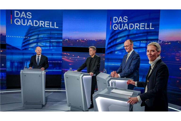 Die Kanzlerkandidaten Olaf Scholz (SPD); Robert Habeck (Grüne), Friedrich Merz (CDU) und Alice Weidel (AfD) beharkten sich in einer Talkrunde bei RTL und ntv.