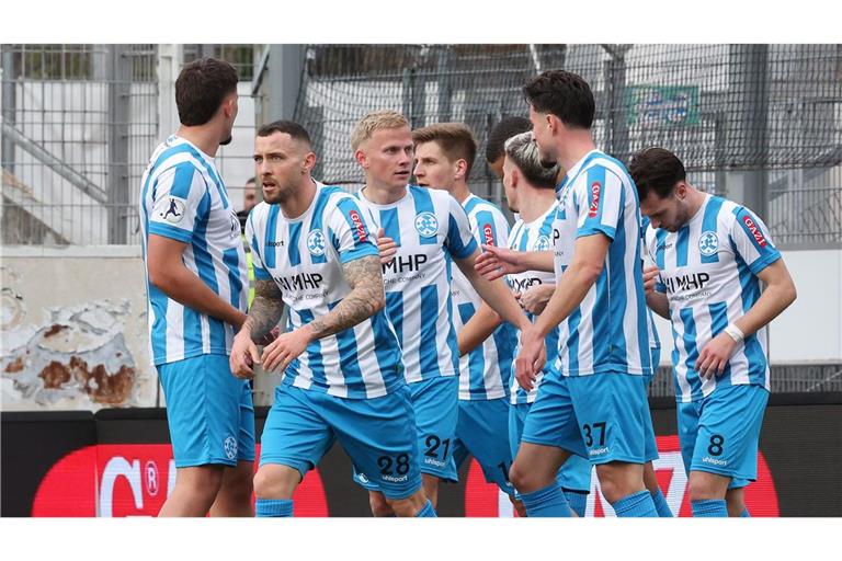 Die Kickers-Spieler hatten gegen Gießen Grund zu jubeln.